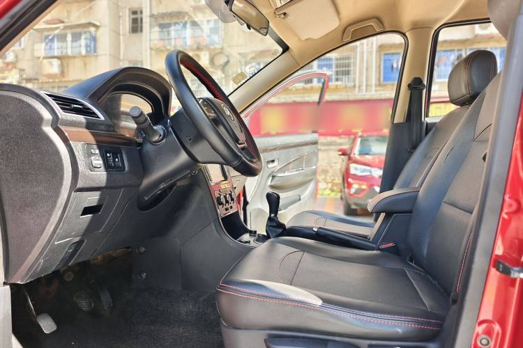 Used Dongfeng Fengon 360 2015 1.5L Manual Luxury 7-Seater China IV Standard Interior 4