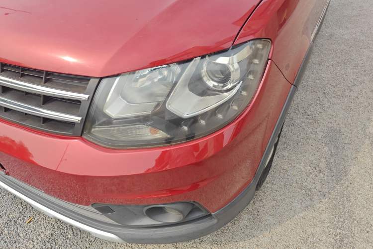 Used Dongfeng Fengon 360 2015 1.5L Manual Luxury 7-Seater China IV Standard Left Front Headlight