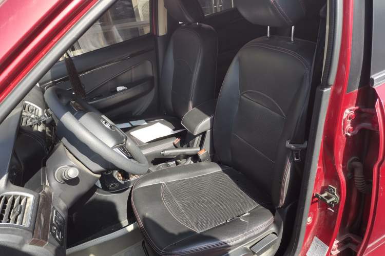 Used Dongfeng Fengon 360 2015 1.5L Manual Luxury 7-Seater China IV Standard Left Front Seat