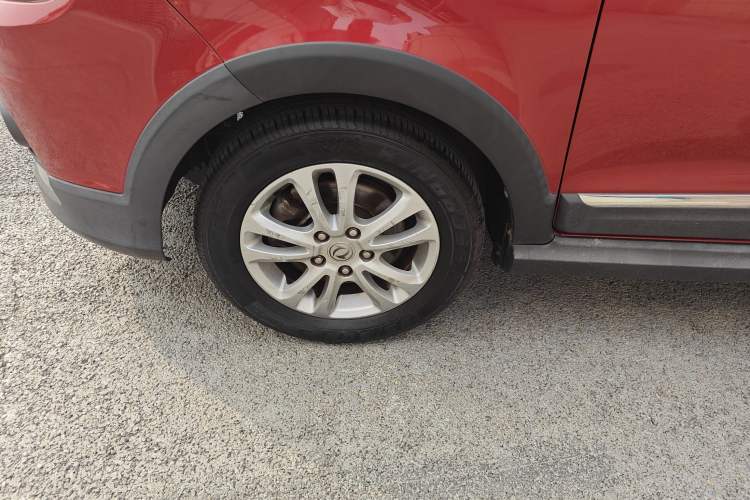 Used Dongfeng Fengon 360 2015 1.5L Manual Luxury 7-Seater China IV Standard Left Front Wheel Hub
