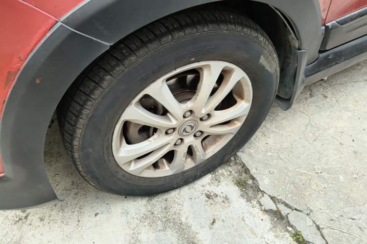 Used Dongfeng Fengon 360 2015 1.5L Manual Comfort 7-Seater China IV Standard Left Front Wheel Hub