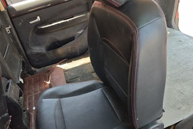 Used Dongfeng Fengon 360 2015 1.5L Manual Luxury 7-Seater China IV Standard Left Rear Seat