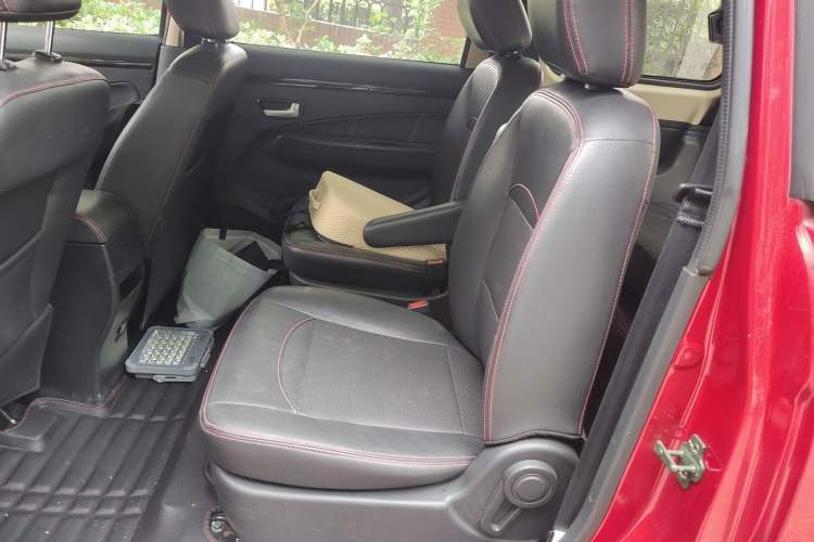 Used Dongfeng Fengon 360 2015 1.5L Manual Luxury 7-Seater China IV Standard Left Rear Seat