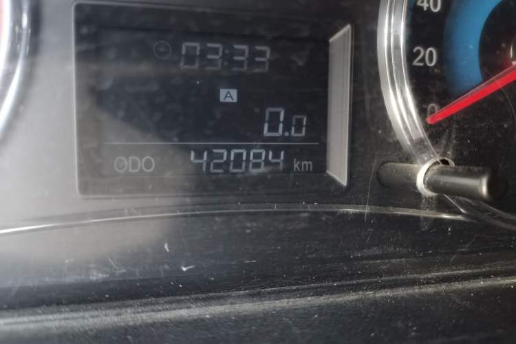 Used Dongfeng Fengon 360 2015 1.5L Manual Luxury 7-Seater China IV Standard Odometer Close Up