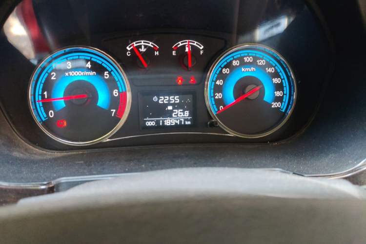 Used Dongfeng Fengon 360 2015 1.5L Manual Luxury 7-Seater China IV Standard Odometer Close Up
