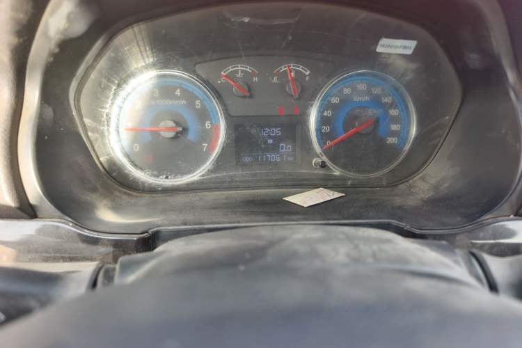 Used Dongfeng Fengon 360 2015 1.5L Manual Comfort 7-Seater China IV Standard Odometer Close Up