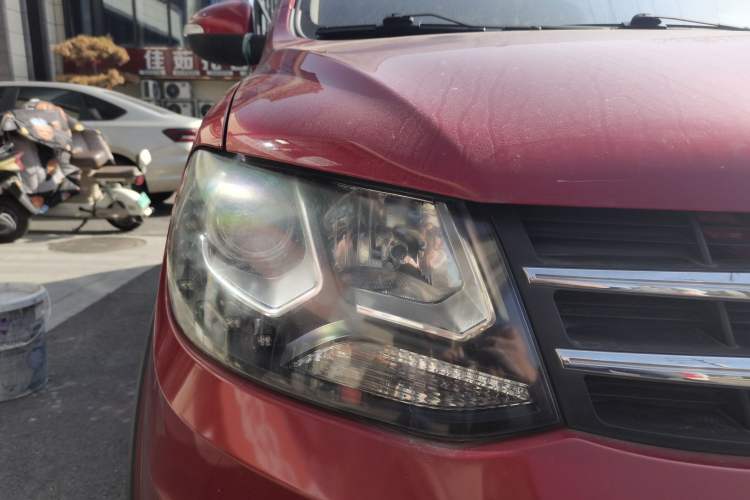 Used Dongfeng Fengon 360 2015 1.5L Manual Luxury 7-Seater China IV Standard Right Front Headlight