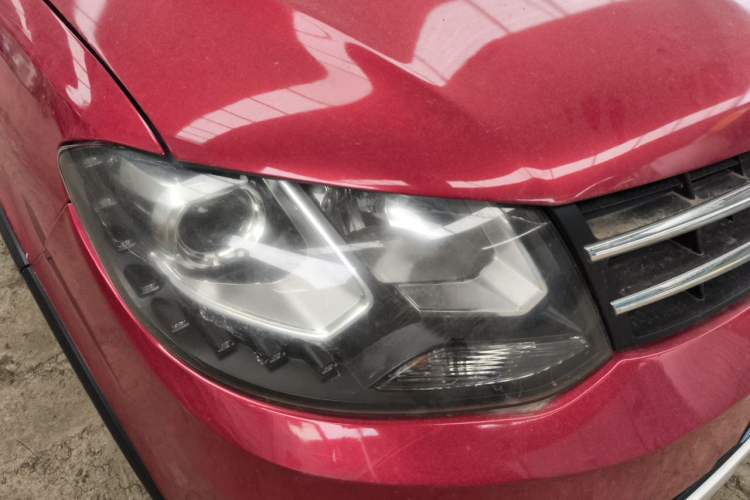 Used Dongfeng Fengon 360 2015 1.5L Manual Luxury 7-Seater China IV Standard Right Front Headlight