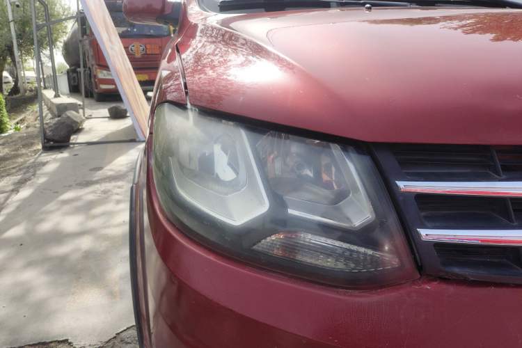Used Dongfeng Fengon 360 2015 1.5L Manual Comfort 7-Seater China IV Standard Right Front Headlight