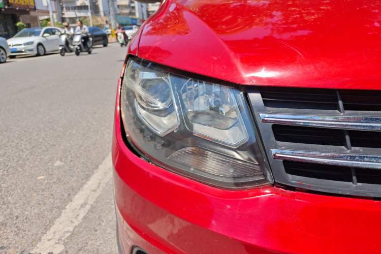 Used Dongfeng Fengon 360 2015 1.5L Manual Luxury 7-Seater China IV Standard Right Front Headlight