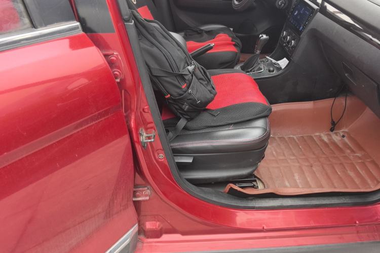 Used Dongfeng Fengon 360 2015 1.5L Manual Luxury 7-Seater China IV Standard Right Front Seat