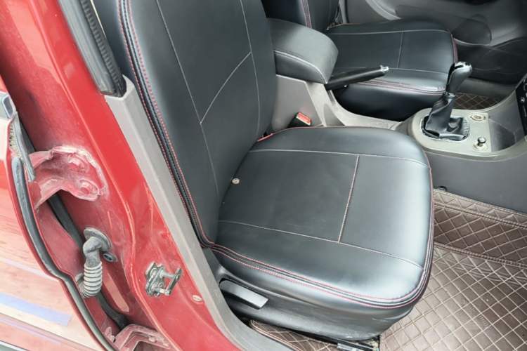 Used Dongfeng Fengon 360 2015 1.5L Manual Comfort 7-Seater China IV Standard Right Front Seat