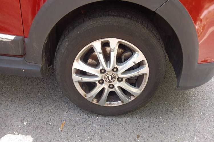 Used Dongfeng Fengon 360 2015 1.5L Manual Comfort II 7-Seater Right Front Wheel Hub