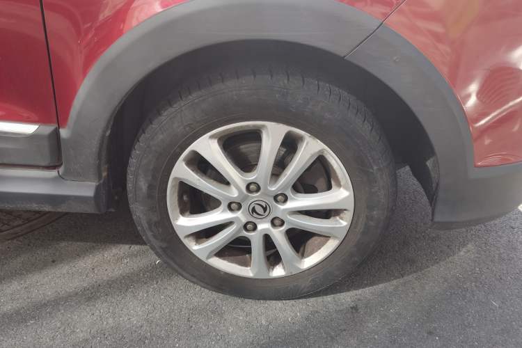 Used Dongfeng Fengon 360 2015 1.5L Manual Luxury 7-Seater China IV Standard Right Front Wheel Hub