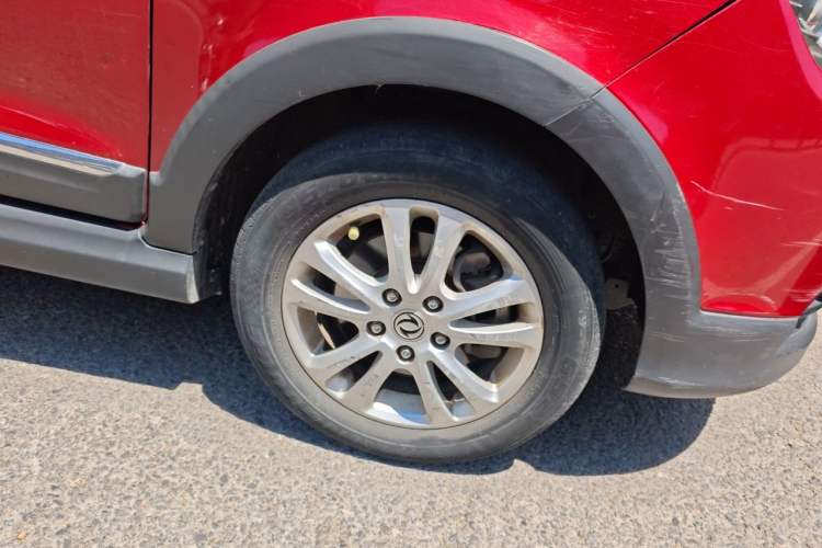 Used Dongfeng Fengon 360 2015 1.5L Manual Luxury 7-Seater China IV Standard Right Front Wheel Hub