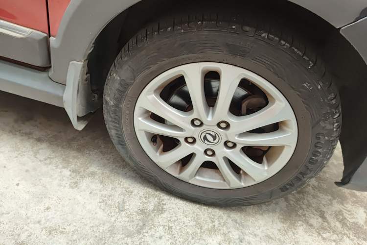 Used Dongfeng Fengon 360 2015 1.5L Manual Comfort II 7-Seater Right Front Wheel Hub