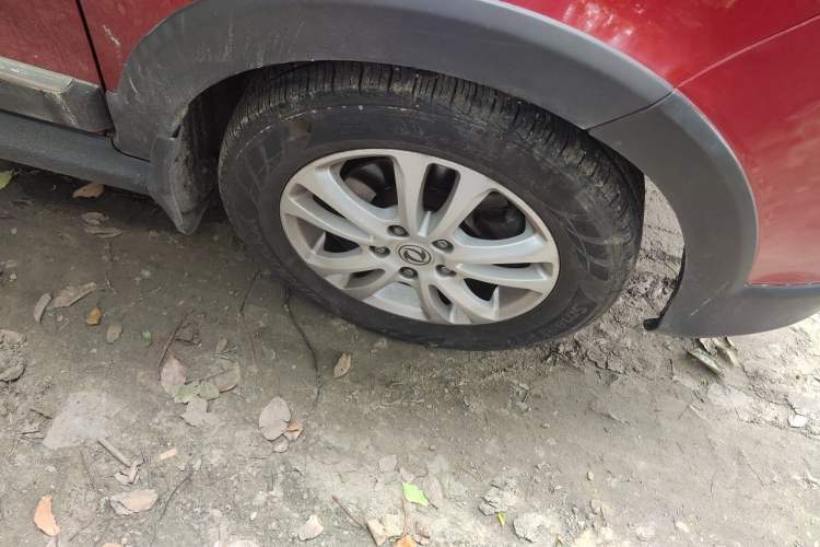 Used Dongfeng Fengon 360 2015 1.5L Manual Luxury 7-Seater China IV Standard Right Front Wheel Hub