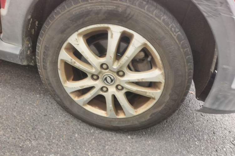 Used Dongfeng Fengon 360 2015 1.5L Manual Luxury 7-Seater China IV Standard Right Front Wheel Hub