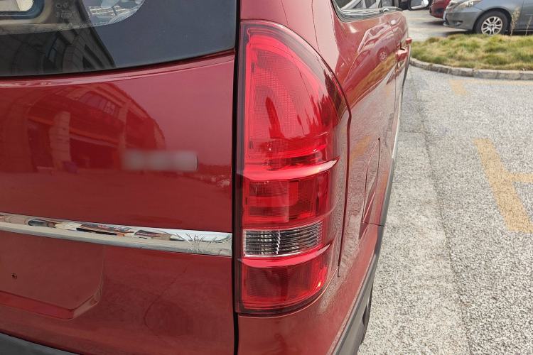 Used Dongfeng Fengon 360 2015 1.5L Manual Luxury 7-Seater China IV Standard Right Rear Taillight