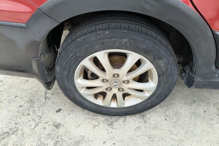 Used Dongfeng Fengon 360 2015 1.5L Manual Comfort 7-Seater China IV Standard Right Rear Wheel Hub