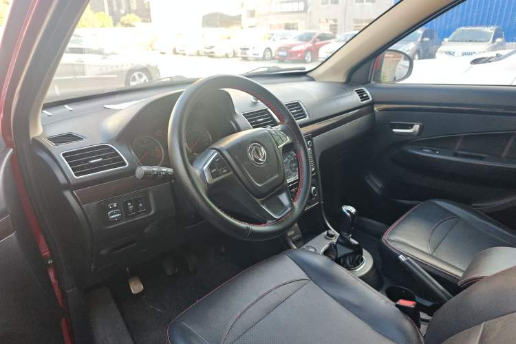 Used Dongfeng Fengon 360 2015 1.5L Manual Luxury 7-Seater China IV Standard Steering Wheel