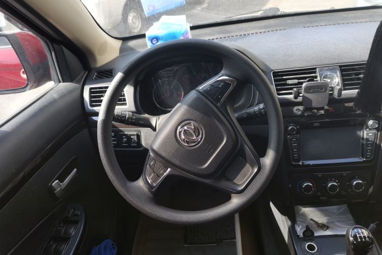Used Dongfeng Fengon 360 2015 1.5L Manual Luxury 7-Seater China IV Standard Steering Wheel