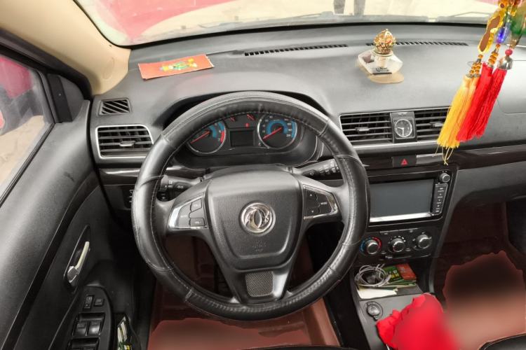 Used Dongfeng Fengon 360 2015 1.5L Manual Luxury 7-Seater China IV Standard Steering Wheel