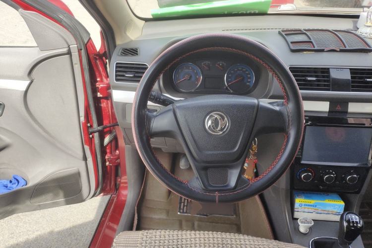 Used Dongfeng Fengon 360 2015 1.5L Manual Comfort 7-Seater China IV Standard Steering Wheel