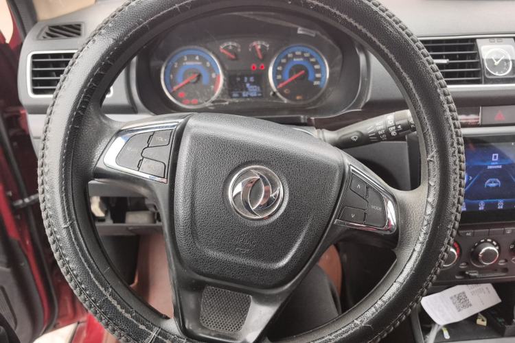 Used Dongfeng Fengon 360 2015 1.5L Manual Luxury 7-Seater China IV Standard Steering Wheel