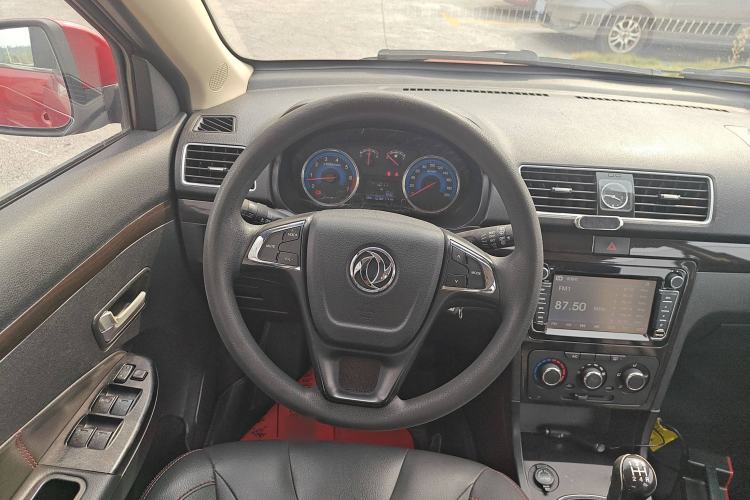 Used Dongfeng Fengon 360 2015 1.5L Manual Luxury 7-Seater China IV Standard Steering Wheel
