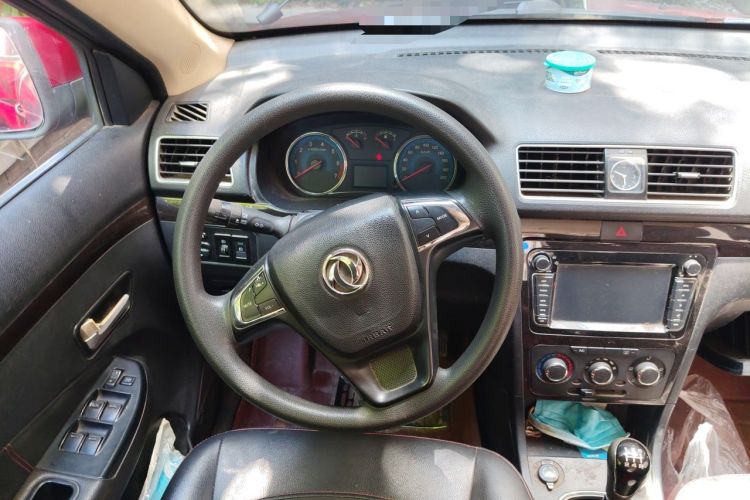 Used Dongfeng Fengon 360 2015 1.5L Manual Luxury 7-Seater China IV Standard Steering Wheel