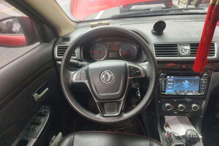 Used Dongfeng Fengon 360 2015 1.5L Manual Luxury 7-Seater China IV Standard Steering Wheel