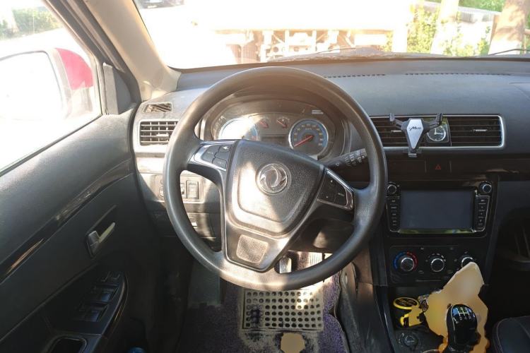 Used Dongfeng Fengon 360 2015 1.5L Manual Comfort 7-Seater China IV Standard Steering Wheel