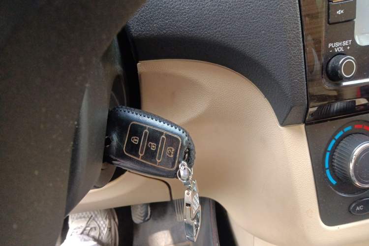Used Dongfeng Fengon 360 2015 1.5L Manual Comfort II 7-Seater Vehicle Key