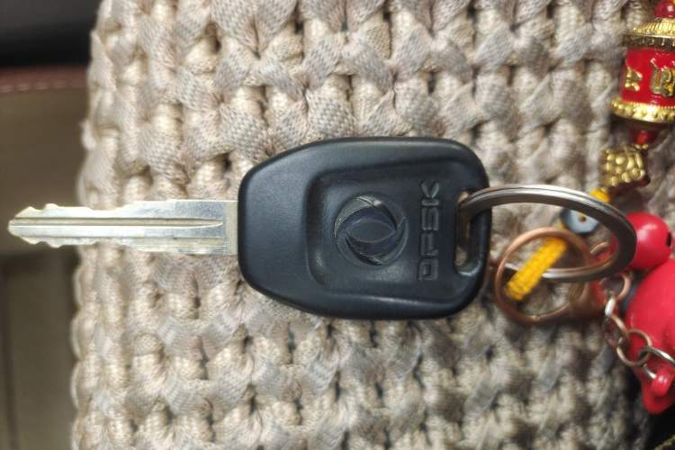 Used Dongfeng Fengon 360 2015 1.5L Manual Comfort 7-Seater China IV Standard Vehicle Key