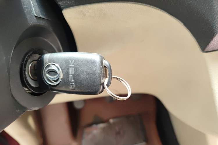 Used Dongfeng Fengon 360 2015 1.5L Manual Comfort II 7-Seater Vehicle Key