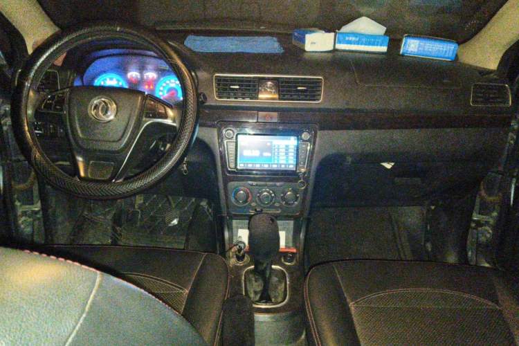 Used Dongfeng Fengon 360 2015 1.5L Manual Luxury 7-Seater China IV Standard Center Console