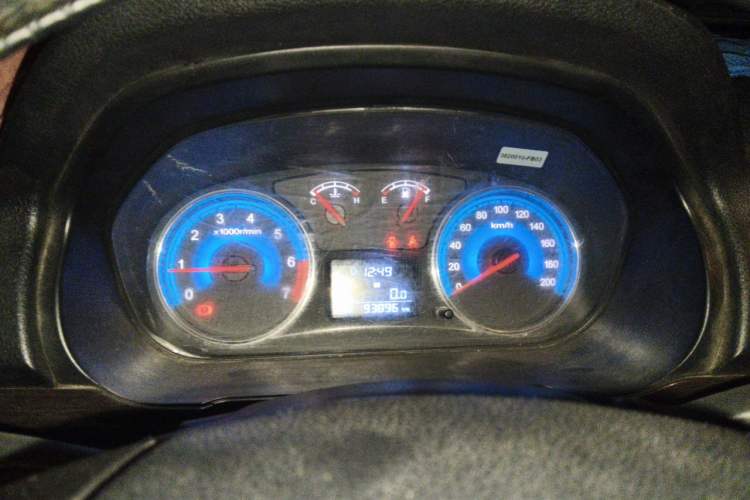 Used Dongfeng Fengon 360 2015 1.5L Manual Luxury 7-Seater China IV Standard Instrument Cluster