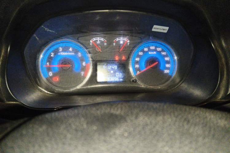 Used Dongfeng Fengon 360 2015 1.5L Manual Luxury 7-Seater China IV Standard Odometer Close Up