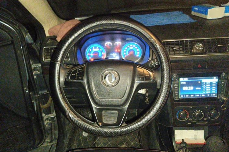 Used Dongfeng Fengon 360 2015 1.5L Manual Luxury 7-Seater China IV Standard Steering Wheel
