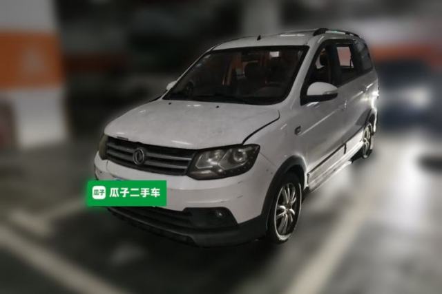 Ojetý Dongfeng Fengon 360 2015 1.5L Manual Luxury 7-Seater China IV Standard