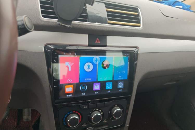 Used Dongfeng Fengon 360 2015 1.5L Manual Comfort 7-Seater National Emission Standard V Audio And AC Panel