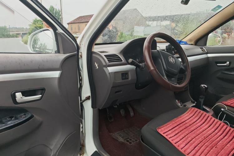 Used Dongfeng Fengon 360 2015 1.5L Manual Comfort 7-Seater National Emission Standard V Driver Seat