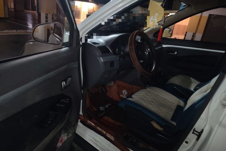 Used Dongfeng Fengon 360 2015 1.5L Manual Comfort 7-Seater National Emission Standard V Driver Seat