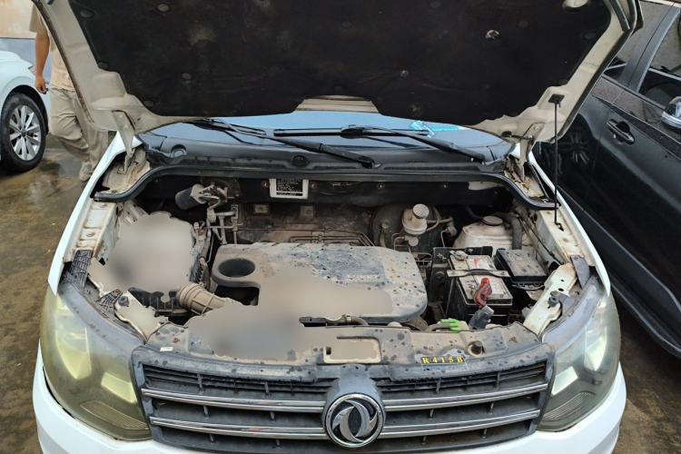 Used Dongfeng Fengon 360 2015 1.5L Manual Luxury 7-Seater China V Emission Standard Engine Bay
