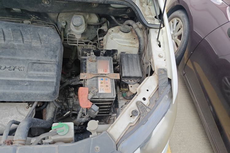 Used Dongfeng Fengon 360 2015 1.5L Manual Comfort II 7-Seater Engine Bay Left