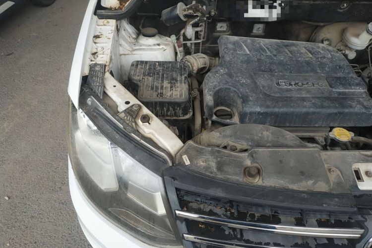 Used Dongfeng Fengon 360 2015 1.5L Manual Comfort II 7-Seater Engine Bay Right