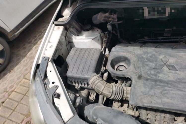Used Dongfeng Fengon 360 2015 1.5L Manual Luxury 7-Seater China IV Standard Engine Bay Right