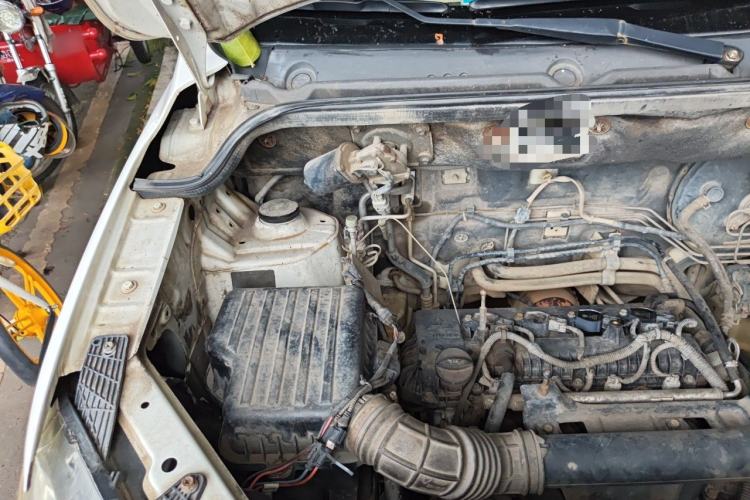 Used Dongfeng Fengon 360 2015 1.5L Manual Luxury 7-Seater China IV Standard Engine Bay Right