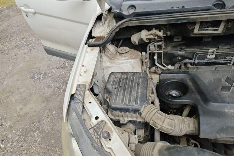 Used Dongfeng Fengon 360 2015 1.5L Manual Comfort 7-Seater China IV Standard Engine Bay Right